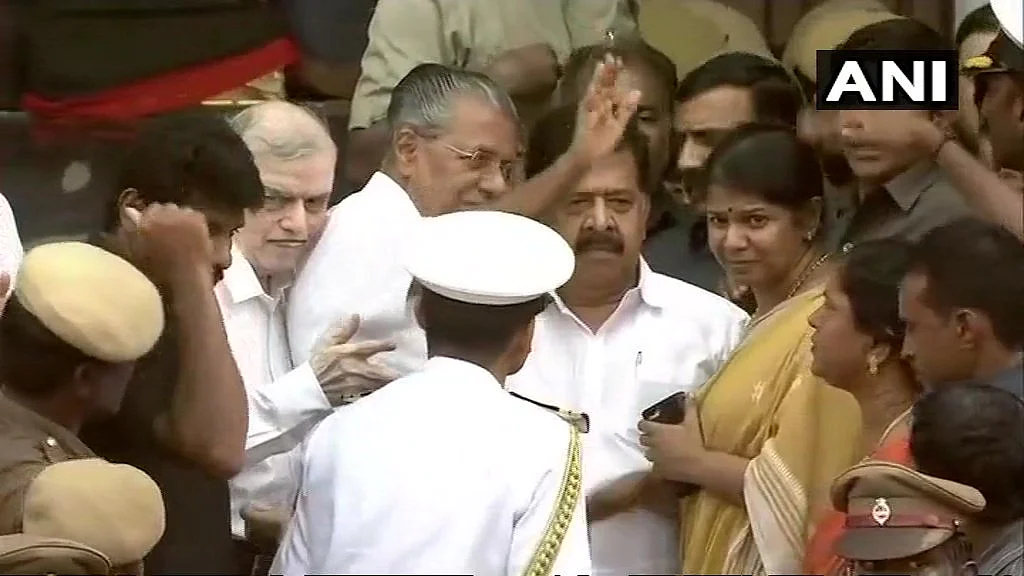 Live update: மெரினாவில் விதைக்கப்பட்டார் கலைஞர்! #Karunanidhi