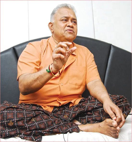 “தி.மு.க என் தாய்வீடு!” - அறிவாலயத்துக்கு அச்சாரம் போடும் ராதாரவி