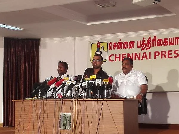 `என் மனைவியை மூளைச்சலவை செய்துள்ளனர்!'- நடிகர் பாலாஜி குற்றச்சாட்டு