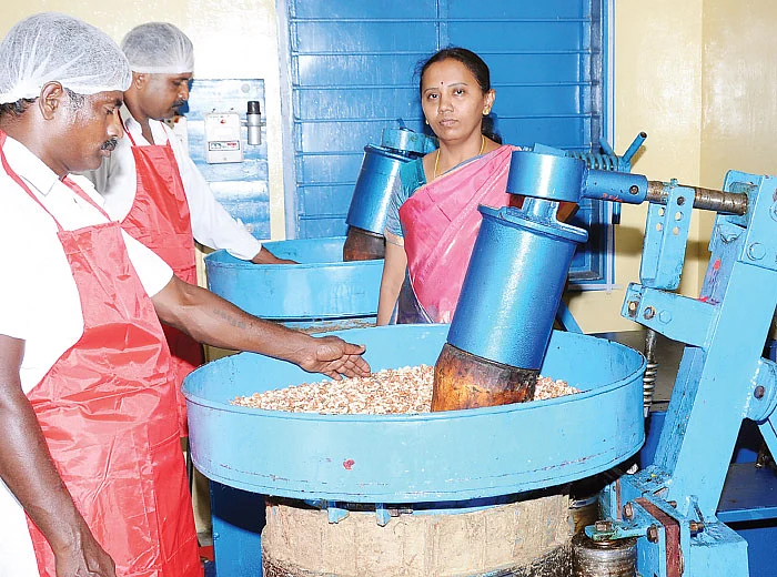 மரச்செக்கு எண்ணெய்... மளமளவென குவியும் ஆர்டர்கள்!