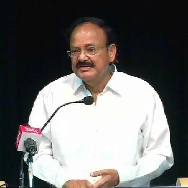'பணம் அனைத்தும் வங்கிகளுக்கு வந்து சேர்ந்துவிட்டது!' - வெங்கைய நாயுடு கொடுத்த விளக்கம்