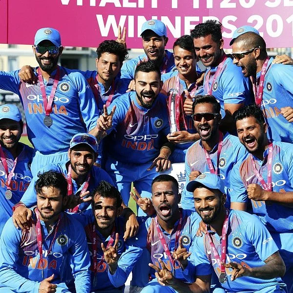 பாய்ச்சல் பாண்டியா... ஹிட்ஹாட் ரோஹித்... இங்கிலாந்தை விரட்டிய இந்தியா மாஸ்டர்ஸ்! #ENGvIND