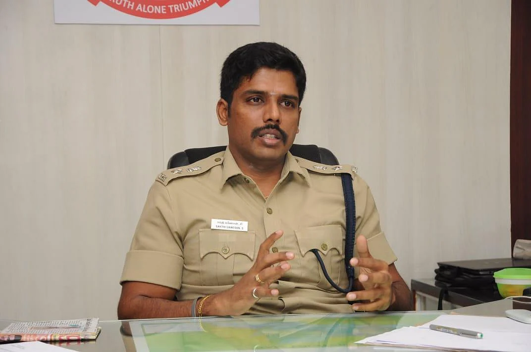 `சிரமமான வேலைதான், அதனால்தான் லீவ் கொடுத்திருக்கேன்!'- பெண் காவலர்களைக் குஷிப்படுத்திய எஸ்.பி