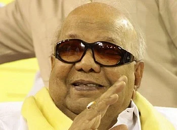 திமுக ஆட்சிக்கு வந்தால் மதுவிலக்கு: கருணாநிதி அறிவிப்பு!