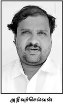 ''10 ஐ.ஏ.எஸ்ஸுக்குப் பிறகுதான் அன்புமணி கையெழுத்துப் போட்டார்!''