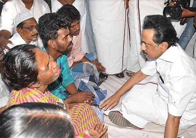 மீனவர் பிரிட்ஜோ உடலுக்கு மு.க.ஸ்டாலின் அஞ்சலி!
