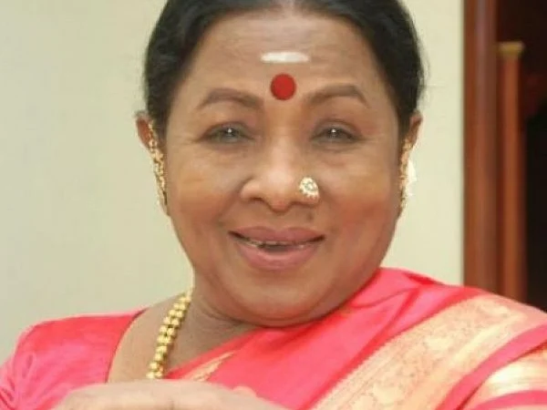 `சினிமாவைப் போலவே உறவுகளையும் உசுராகக் கொண்டவர் ஆச்சி மனோரமா!’ -நெகிழும் தம்பி மகள் ஜோதி