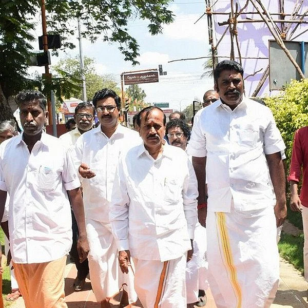 ``அப்படி இருப்பாரோ?'' - கமல்மீது சந்தேகம் எழுப்பும் ஹெச்.ராஜா