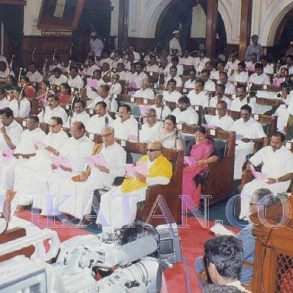13 தொடர் வெற்றி... முறியடிக்கப்படாத 'சாணக்கியன்' கருணாநிதியின் டிராக் ரெக்கார்ட்! #VikatanInfographic #MissUKarunanidhi