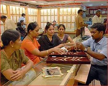 தங்கம் - இன்னும், இன்னும் வேண்டும்!