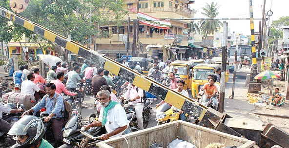 குடிநீர்க் குழாயில் சாக்கடை...