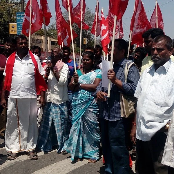 அரசு கேபிள் செட்டாப் பாக்ஸுக்கு அடாவடி வசூல்!- போராட்டத்தில் குதித்த இந்திய கம்யூனிஸ்ட்
