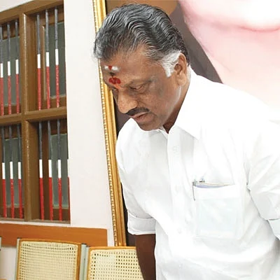 ‘சிட்டி’யின் சிறகுகளை வெட்டிய சசிகலா! - பாவம் பன்னீர்