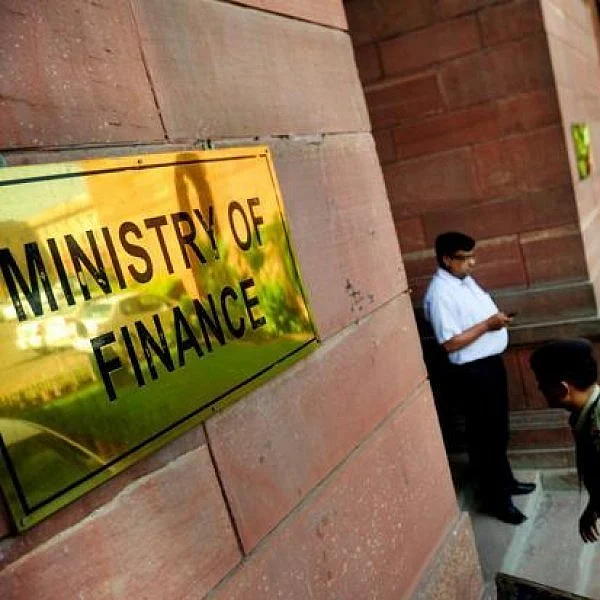 கடும் நிதி நெருக்கடியில் மத்திய அரசு - நிதிப் பற்றாக்குறை 115% அதிகரிப்பு!
