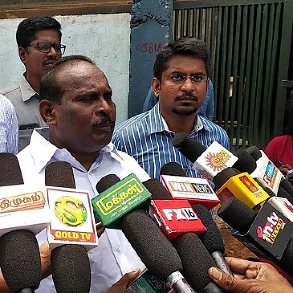 தடையை மீறி செயல்பட்ட பாலிதீன் நிறுவனத்துக்கு ’சீல்’!- புதுச்சேரி அமைச்சர் அதிரடி