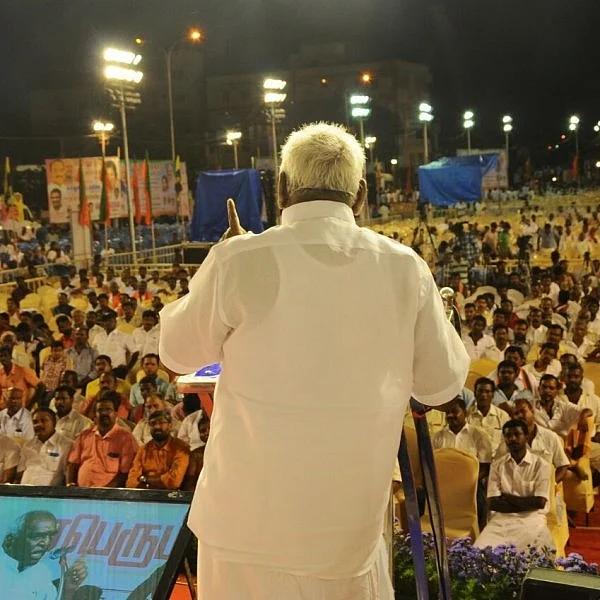 ஆட்களே இல்லாத பொதுக்கூட்டத்தில் வெளுத்து வாங்கும் பொன்.ராதாகிருஷ்ணன்!