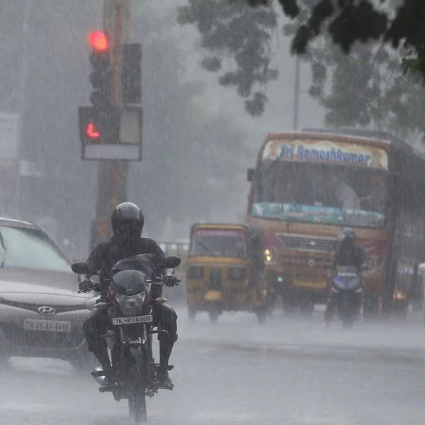 வெயிலில் காய்ந்த தமிழகம் தென்மேற்குப் பருவமழையால் குளிர்ந்தது.... சென்னையில் சாதனை மழை!