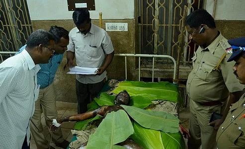 பாலியல் தொல்லை: 9ம் வகுப்பு மாணவர் தீக்குளிப்பு!