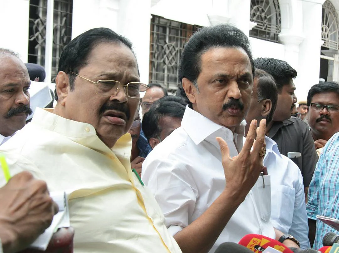 கூவத்தூர் வீடியோ விவகாரம்: இரண்டாவது நாளாக வெளிநடப்புசெய்த ஸ்டாலின்!