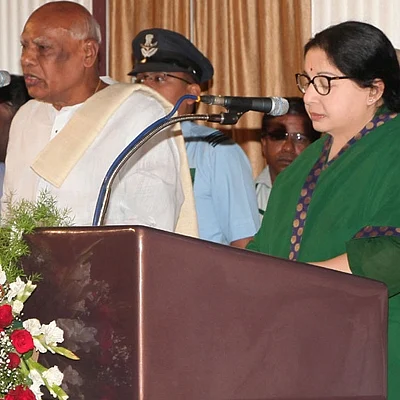 ஜெயலலிதா பதவியேற்பு!
