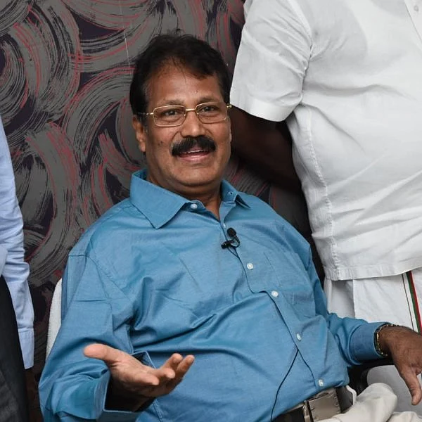 புதுச்சேரி முதல்வர்வேட்பாளர் பஞ்சாயத்து முதல் சீமான் ரகசியம் உடைக்கும் ராஜீவ் வரை!-கழுகார் அப்டேட்ஸ்