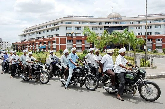 ஹெல்மெட் போடமாட்டோம்: மல்லுக்கட்டும் மெய்வழிச்சபையினர்!