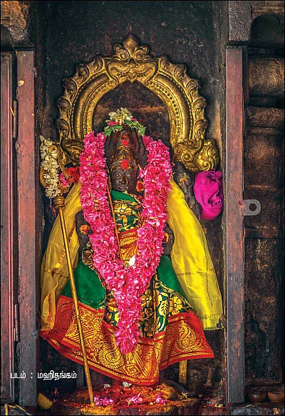 மங்கல வாழ்வு தரும் அன்னை காளிகாம்பாளின் குங்கும பிரசாதம்!