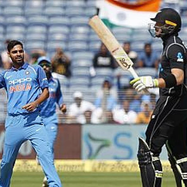 70 ரன்களில் 4 விக்கெட்டுகளை இழந்து தடுமாறும் நியூஸிலாந்து அணி