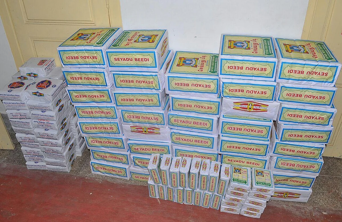 கட்டுக்கட்டாக பதுக்கி வைக்கப்பட்டிருந்த பீடி பெட்டிகள் பறிமுதல்: அறிவுசார் சொத்துரிமை அமலாக்கப் பிரிவினர் அதிரடி