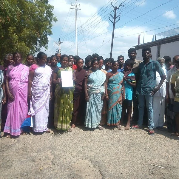 `எங்க ஊருக்கு டாஸ்மாக் கடையே வேணாம்!’ - சிவகாசி கிராம மக்கள் எதிர்ப்பு
