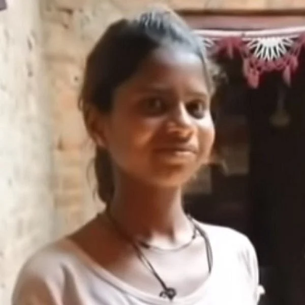 ``வேலையே இல்லாதபோது எங்குபோய் வேலை கேட்க?” - கேள்விகளால் கவனம் ஈர்த்த உ.பி சிறுமி