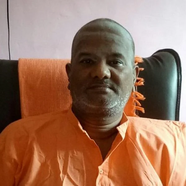 காதலிக்கு கோயில் நிர்வாகம்...15 பாட்டில் விஷம்... 15 உயிர்கள் பலி! - மடாதிபதியின் குரூரம்