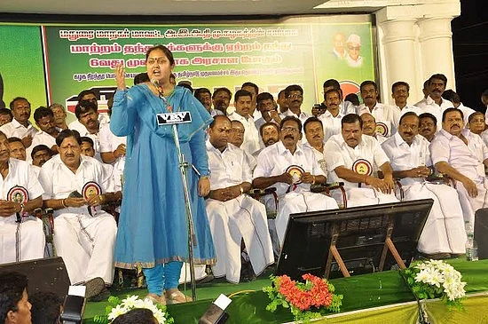 கருணாநிதி சந்தோஷப்படுவதற்கு இவர்தான் காரணம்- ரகசியம் உடைத்த விந்தியா!