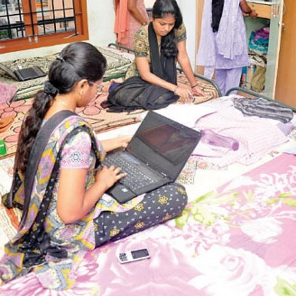 சிசிடிவி கேமரா விவகாரம்: மகளிர் விடுதிகளுக்கான கட்டுப்பாடுகள்..?