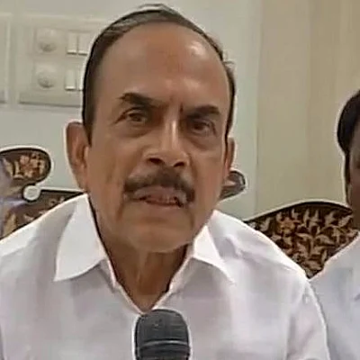 சிந்துவின் பயிற்சியாளரை மாற்றுவோம்: தெலுங்கானா துணை முதல்வர்