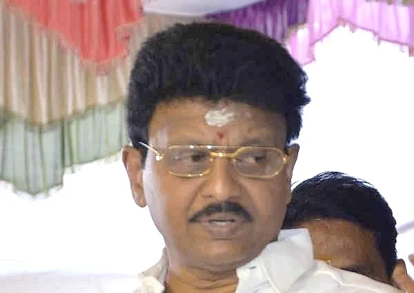 சேரி பிஹேவியர்'... காயத்ரி ரகுராம் சர்ச்சை பேச்சு முதல்.... திவாகரன் ஏற்பாடு செய்த கூட்டம் ரத்து ஏன் வரை.. நேற்றைய தமிழக பரபரப்பு #VikatanTopHits