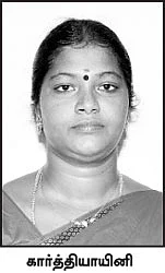 வேலூரில் மட்டும் புறக்கணிப்பு ஏன்?