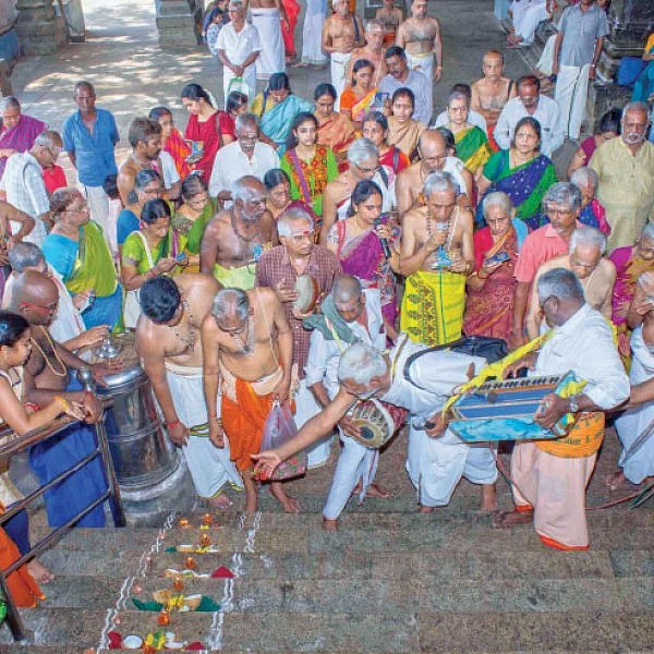 சுவாமிமலையில் படிபூஜை!