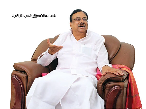 "சசிகலானா யாரு... ஜெயலலிதா ஃப்ரெண்டா?”