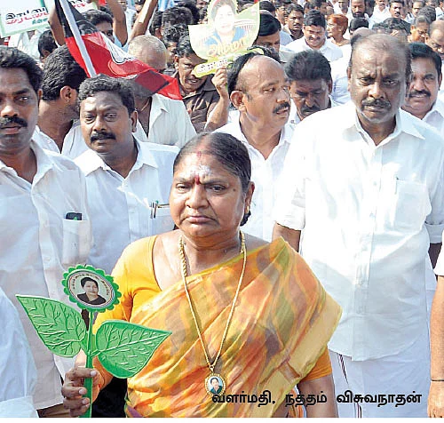 ஓ.பி.எஸ் கிளம்பிட்டாரா...ஓவர்..ஓவர் !
