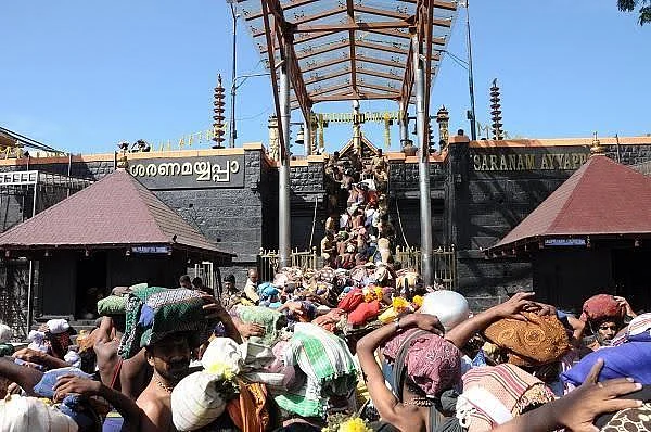 `கணவன் வற்புறுத்தலாலே வந்தேன்' - பம்பை வந்த அஞ்சு சந்நிதானம் செல்ல தயக்கம்!
