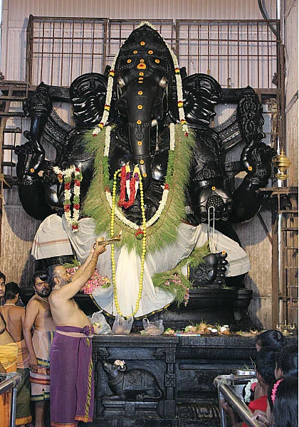 ஆசியாவின் பிரமாண்ட விநாயகர்!