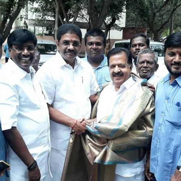 `மதச்சார்பின்மைக்கு எடுத்துக்காட்டு சபரிமலை!'- காஞ்சியில் ரமேஷ் சென்னிதாலா பேட்டி