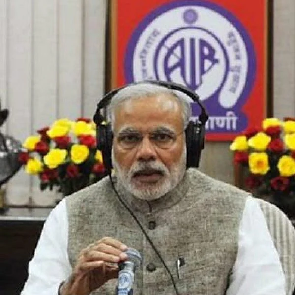 "ஒரு மகள், 10 மகன்களுக்குச் சமமானவர்" - மகளிரைப் பாராட்டிய மோடி!