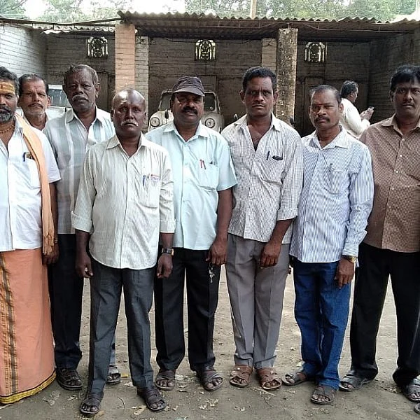 `நாங்கள் அழிக்கப்பட்டதால் அநாதைகளாக நிற்கிறோம்!'- சினிமா ஆப்பரேட்டர்கள் கண்ணீர்