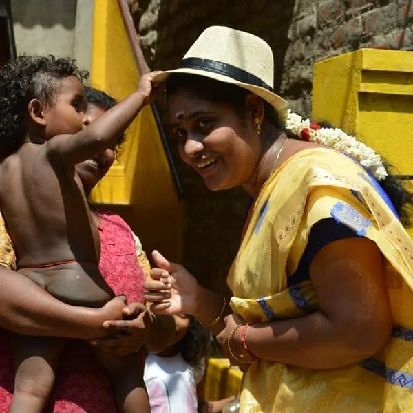 `சந்திரமுகி அரசியல்வாதிகள்... விஞ்ஞான தி.மு.க... ஊழல் கூட்டணி!' `தொப்பி' ராஜேஸ்வரி பிரியா