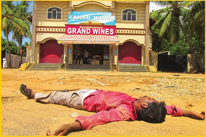 பாகூர் ‘பார்’ ஊரான கதை! - ‘குடி’மகன்களுக்கு இலவச ஆட்டோ...