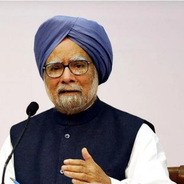 `பொருளாதாரத்தைத் திட்டமிட்டு சிதைத்துவிட்டார்! - மோடியை விமர்சித்த மன்மோகன் சிங்