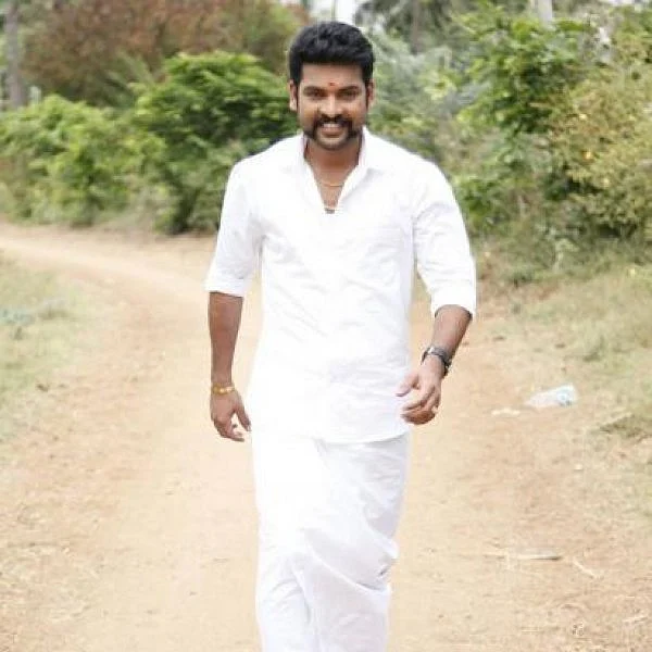 `` `களவாணி’ டைட்டில் பிரச்னை, `மாமா’ வடிவேலு, ஓவியாவுடன் ஷூட்டிங், சிவகார்த்திகேயனுடன் மீட்டிங்!" - விமல்