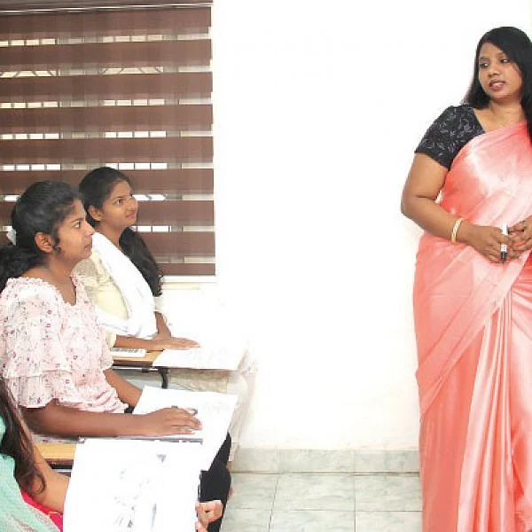 “இந்தத் துறையில் துன்பங்களும் வலிகளும் அதிகம்!” - அழகுக்கலை நிபுணர் ஷீபா தேவி